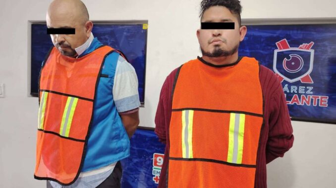 Detienen a dos por asaltar tienda de conveniencia