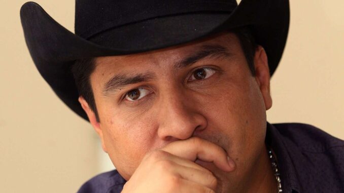 Julión Álvarez desmiente la detención de su piloto privado en Honduras