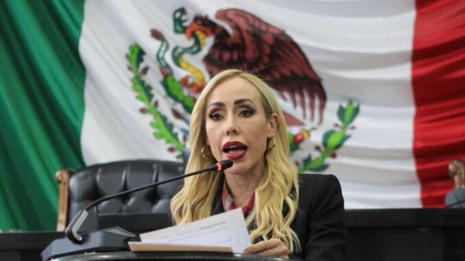 Brenda Ríos presenta iniciativa para garantizar presupuesto, participación y derechos culturales en Chihuahua