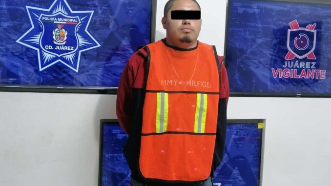 Lo arrestan por asaltar con violencia una tienda de conveniencia