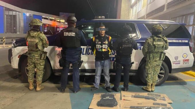 Cae sujeto con dos armas largas y cartuchos útiles en entronque a El Sauz