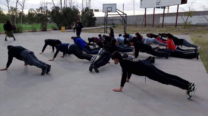 Avanza el taller Valórate con mayor participación y rutinas físicas