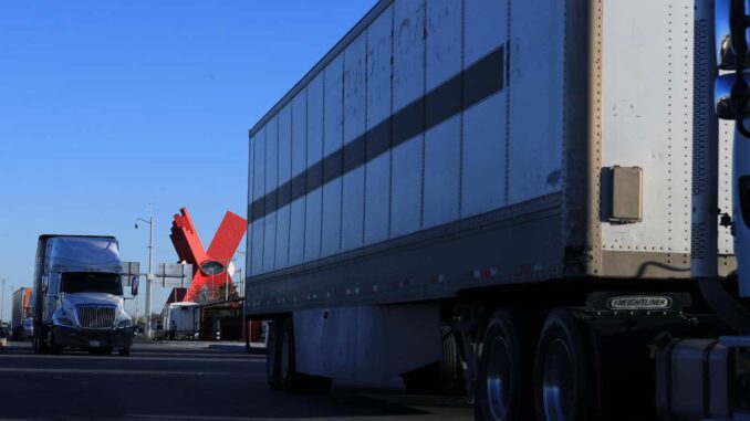 Bloqueos en la fronteriza Ciudad Juárez provocan pérdidas millonarias en Chihuahua