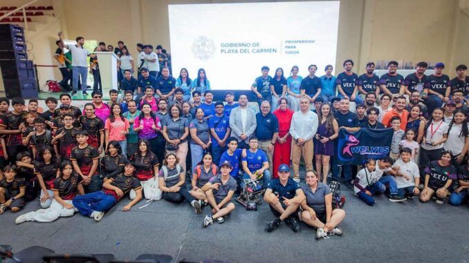 Diego Núñez alumno del Centro STEM representa a Chihuahua en competencia internacional