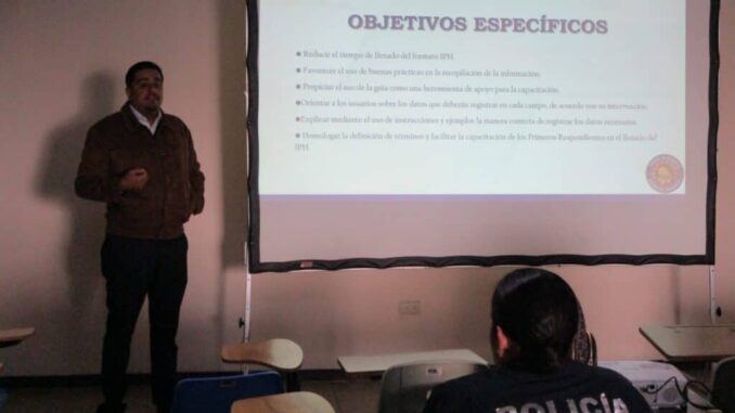 Capacita FGE a policías municipales de Parral sobre Informe Policial Homologado