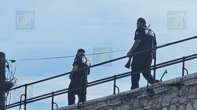 Incendio en la «Peni Vieja» moviliza a bomberos; el siniestro queda bajo control