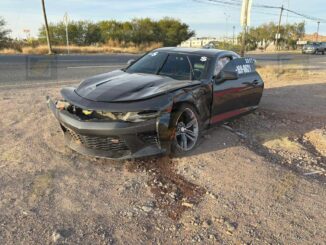 Aparatoso choque frente a la UVM deja menores lesionados y fuertes daños