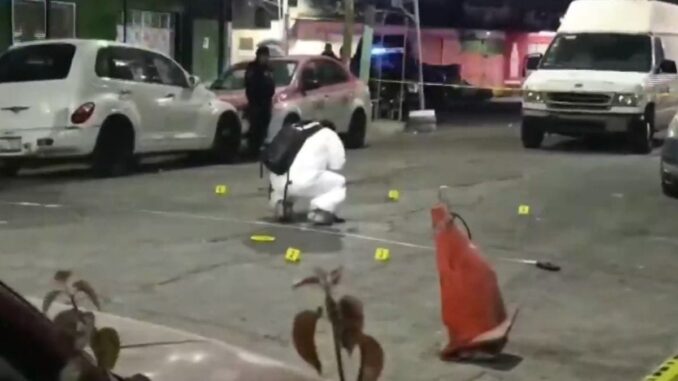 Sujetos armados irrumpen en fiesta en Tepito y asesinan a hombre