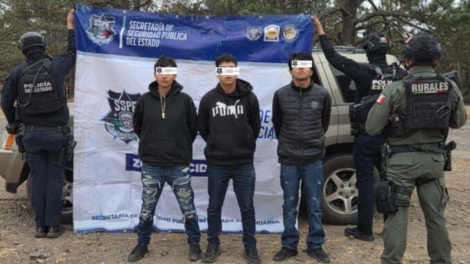Detienen a tres con un arma durante operativo en Guachochi
