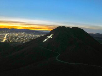 Enciende Municipio cruz ecuménica del Cerro Grande por temporada navideña