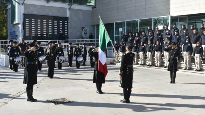 Realiza GOECHI últimos honores a la bandera del 2025 en la Zona Norte
