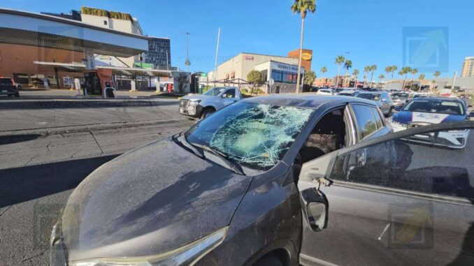 Adolescente resulta herido tras ser arrollado al intentar cruzar la lateral del Periférico