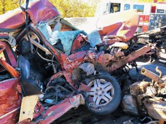 Choque frontal en tramo Buenaventura–LeBarón; un bebé sin vida y una niña grave