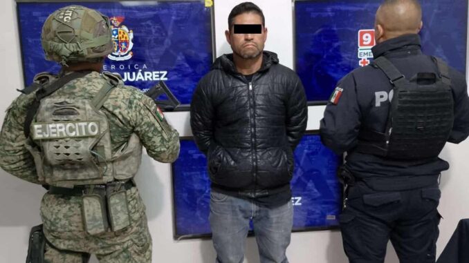 Lo detienen con orden de aprehensión