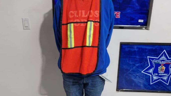 Detienen a hombre y a menor armados; los vinculan con homicidio