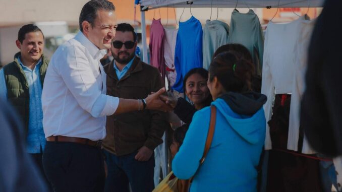 Recorre Marco Bonilla el mercado San Pancho en Juárez y escucha a su gente