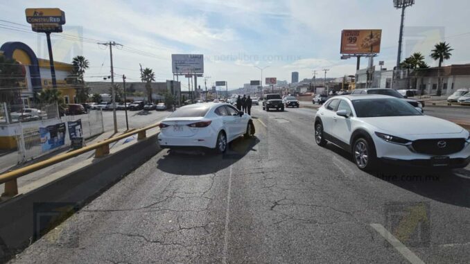 Pierde el control por exceso de velocidad en el Juventud