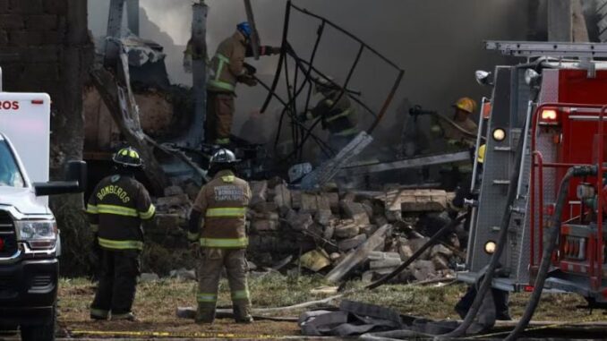 Se desploma avioneta en Toluca; presumen 10 muertos