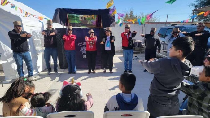 Presentan obra teatral con mensajes de prevención infantil
