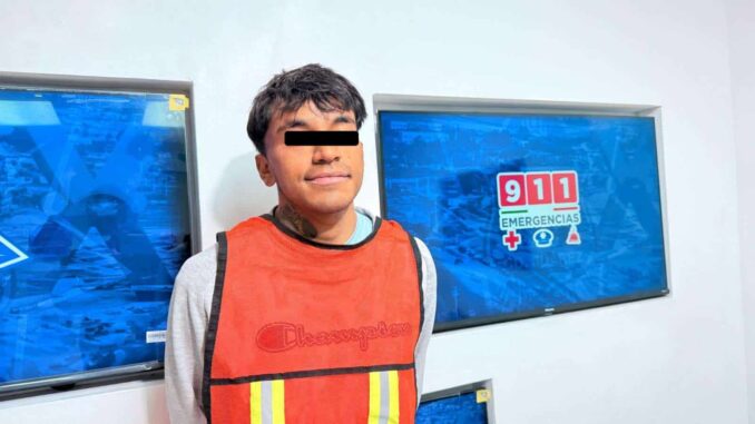 Detienen a 3 por intento de asalto en tienda de conveniencia