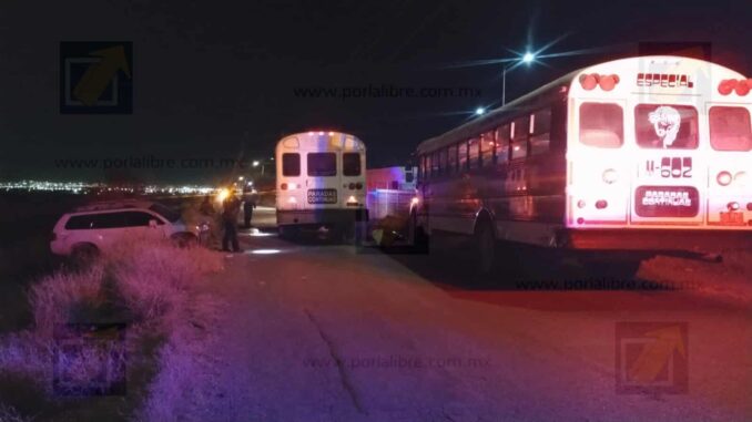 Camioneta choca de frente contra camión de maquiladora; menor resulta lesionada