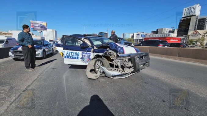 Choca agente de la policía vial en el Juventud; queda lesionada