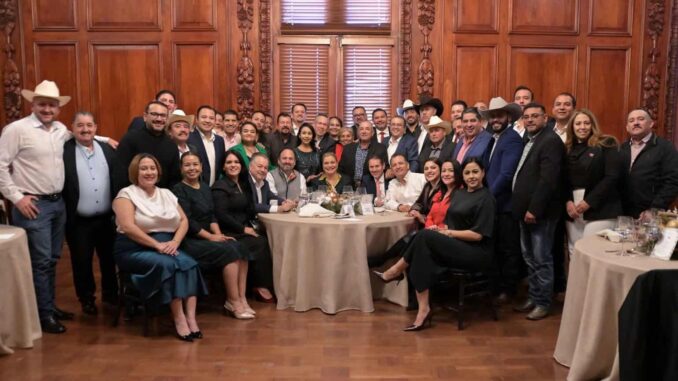 Maru Campos agradece a alcaldes por su trabajo durante celebración del brindis navideño en Palacio de Gobierno