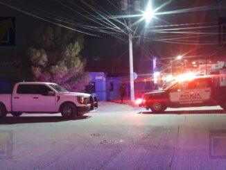 Hallan un encajuelado con narcomensaje en vehículo abandonado en la colonia Rosario