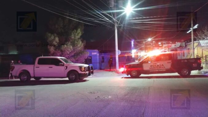 Hallan un encajuelado con narcomensaje en vehículo abandonado en la colonia Rosario