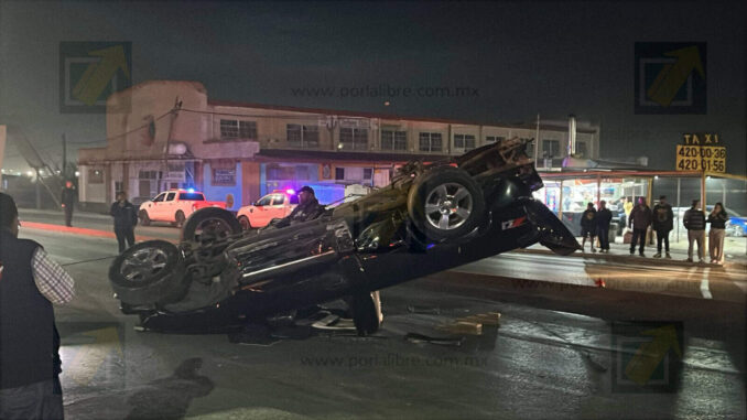 Conductor ebrio provoca fuerte choque en el Fuentes Mares