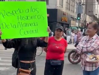 Comerciantes bloquean avenida Juárez de la CDMX