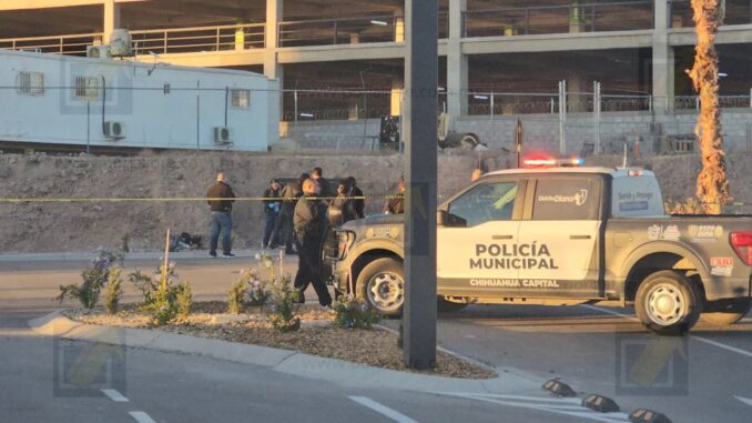 Localizan a hombre sin vida con impactos de arma de fuego en Distrito 1