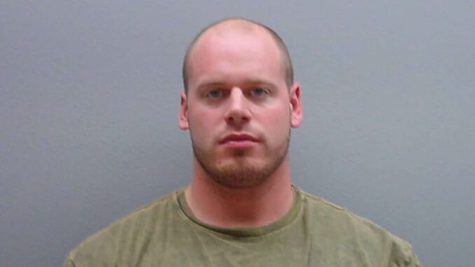 Decomisan 62 motocicletas y droga ligadas a Ryan Wedding, exatleta olímpico buscado por EE.UU.