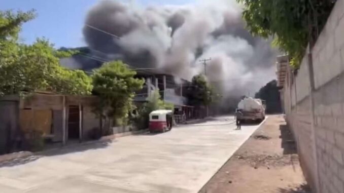 Explosión por pirotecnia deja dos muertos en Jalapa del Marqués, Oaxaca