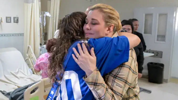 Maru Campos visita a pacientes y sus familias en el Hospital General de Ciudad Juárez