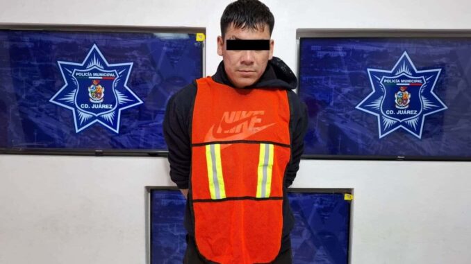 Arrestan a joven en Parajes del Sur tras revisión de rutina; tenía orden de aprehensión