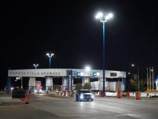 Moderniza Gobierno del Estado iluminación en la caseta de cobro de Villa Ahumada