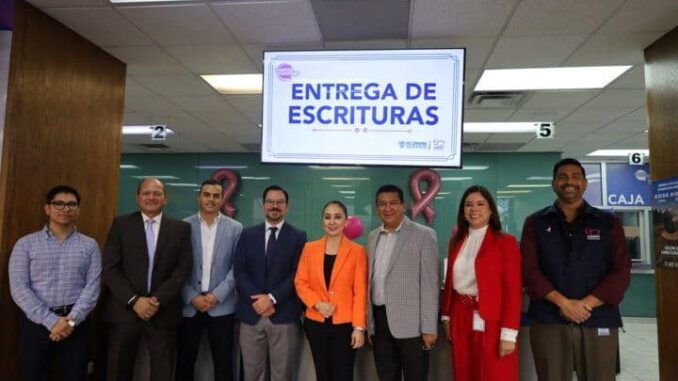 Entrega Estado 221 escrituras a beneficiarios de 15 municipios de la entidad