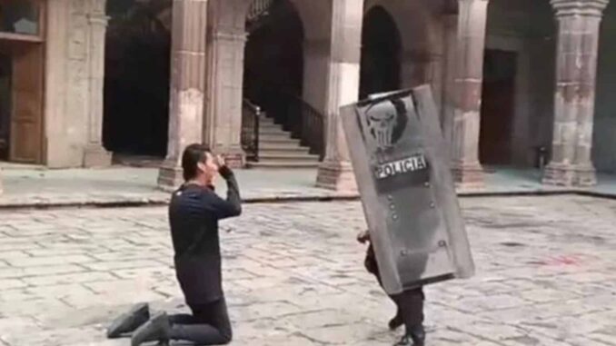 Liberan a Raúl Meza, detenido durante las protestas por el asesinato de Carlos Manzo en Michoacán