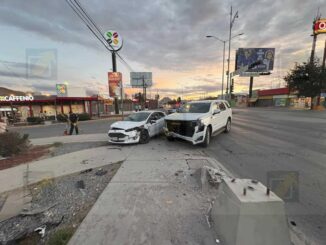 Aparatoso choque deja un pasajero lesionado en la Colegio Militar