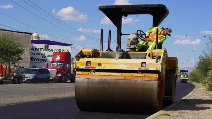 Renuevan calles en Chihuahua con más de 300 mil metros cuadrados de nuevo asfalto en 2025