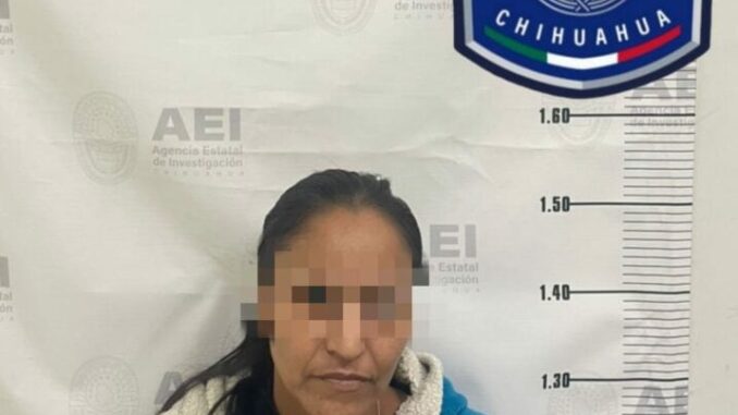Detiene AEI a mujer que tenía orden de aprehensión por el delito de daños
