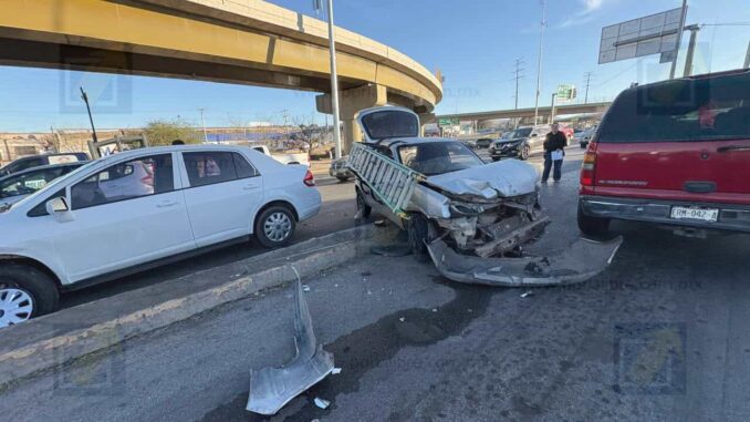 Aparatoso choque en Silvestre Terrazas deja dos personas lesionadas