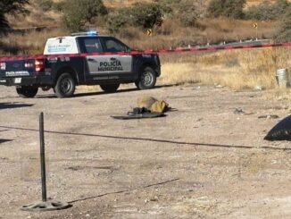 Localizan cuerpo encobijado en la carretera libre a Juárez