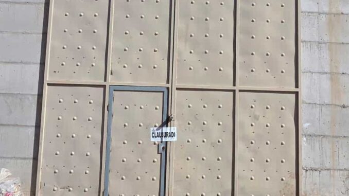 Gobernación Estatal clausura evento de pelea de gallos y coleadero