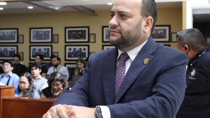 No se puede despolitizar tema ganadero; debe permanecer en conversación pública: Arturo Medina