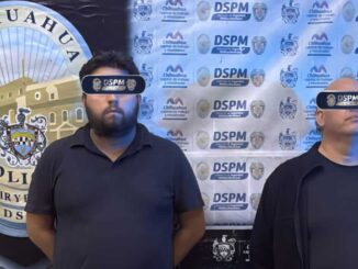 Detienen a dos empleados de funeraria con radio extraviado de la Policía Municipal