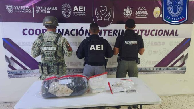 En cateo en  la colonia Junta de los Ríos asegura FGE una sustancia similar a la cocaína, una sustancia desconocida y marihuana