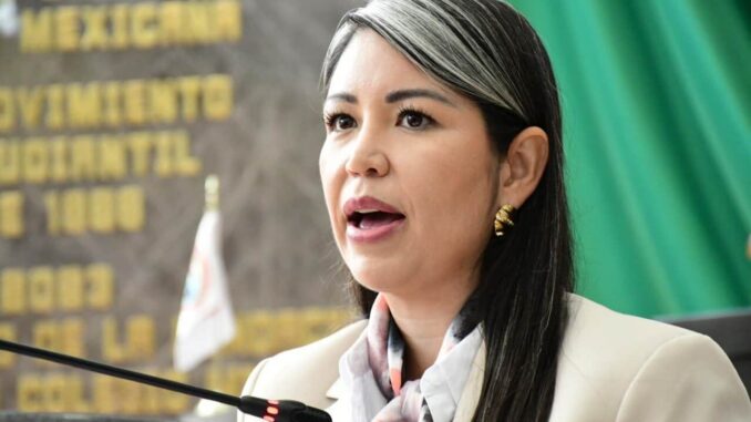 Chihuahua prohíbe narcocorridos en escuelas