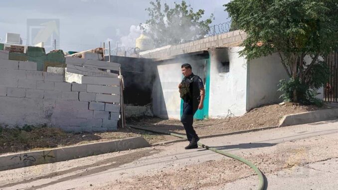 Incendio consume vivienda señalada como picadero en la colonia San Jorge